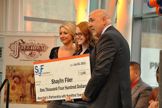 Students grab big checks when Simon Youth Foundation awards $1.1 million in scholarships